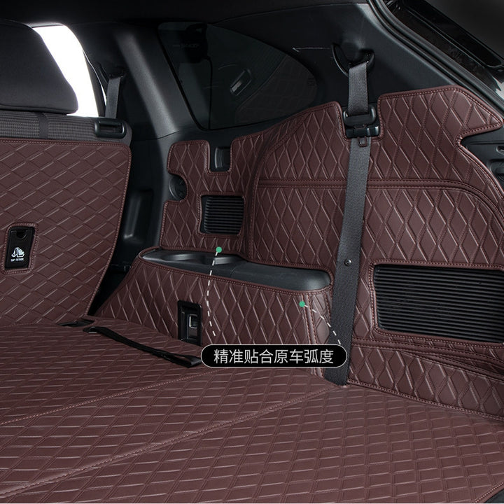 Waterproof Large Dog Car Trunk Mat All-Season Trunk Mat Suitable for Rainy Climates Trunk Mat / Trunk Liner Waterproof